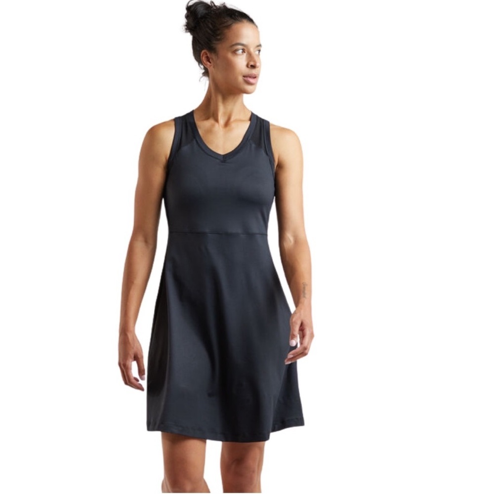 Title Nine Boss Dress Built In Bra Black Athleisure Outdoors Hiking Size S